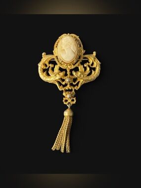Gold Cameo Tassel Brooch - Elegant Women's Jewelry